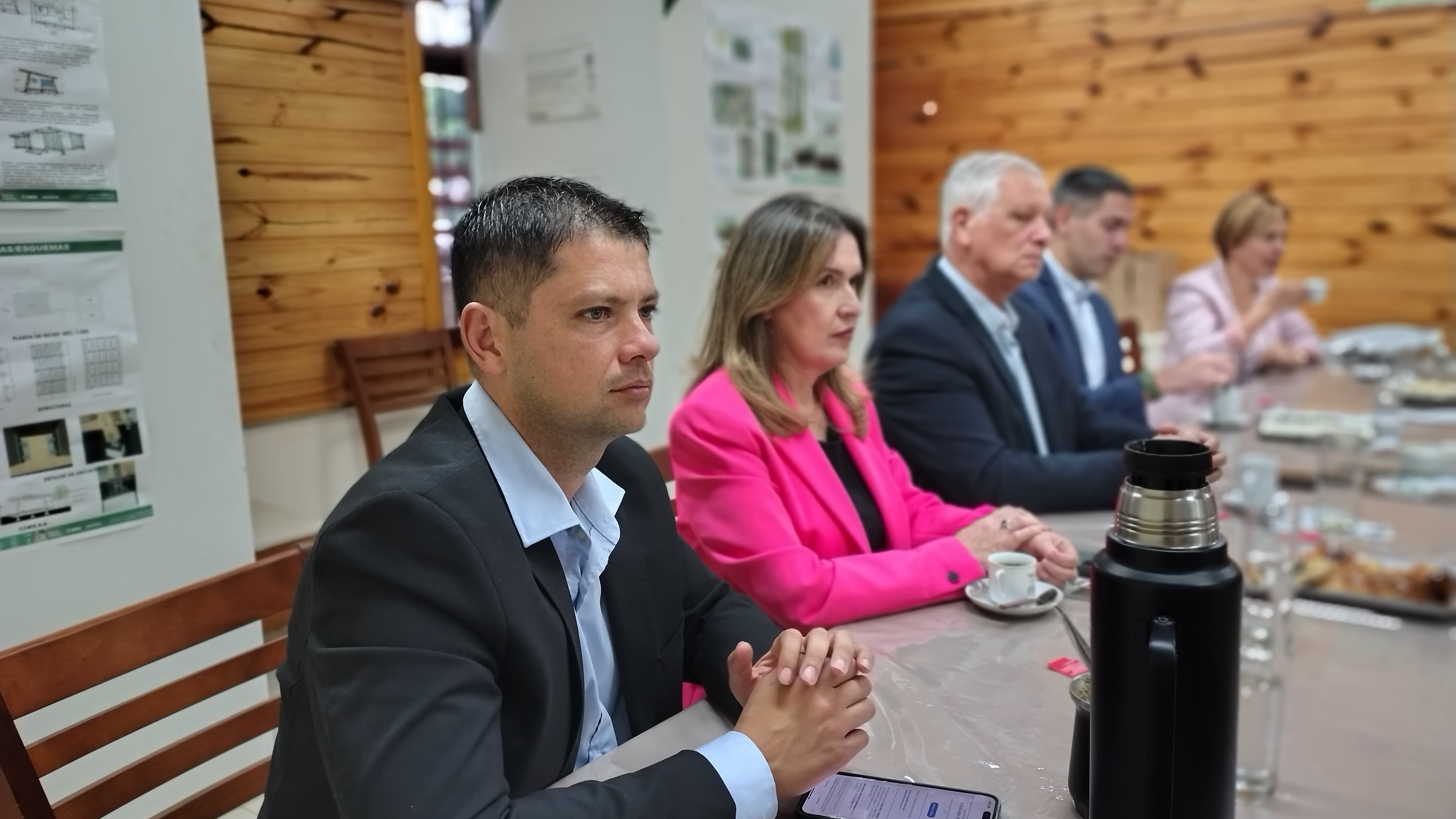 Misiones y Paraguay se reunieron para fortalecer la industrialización y el desarrollo regional
