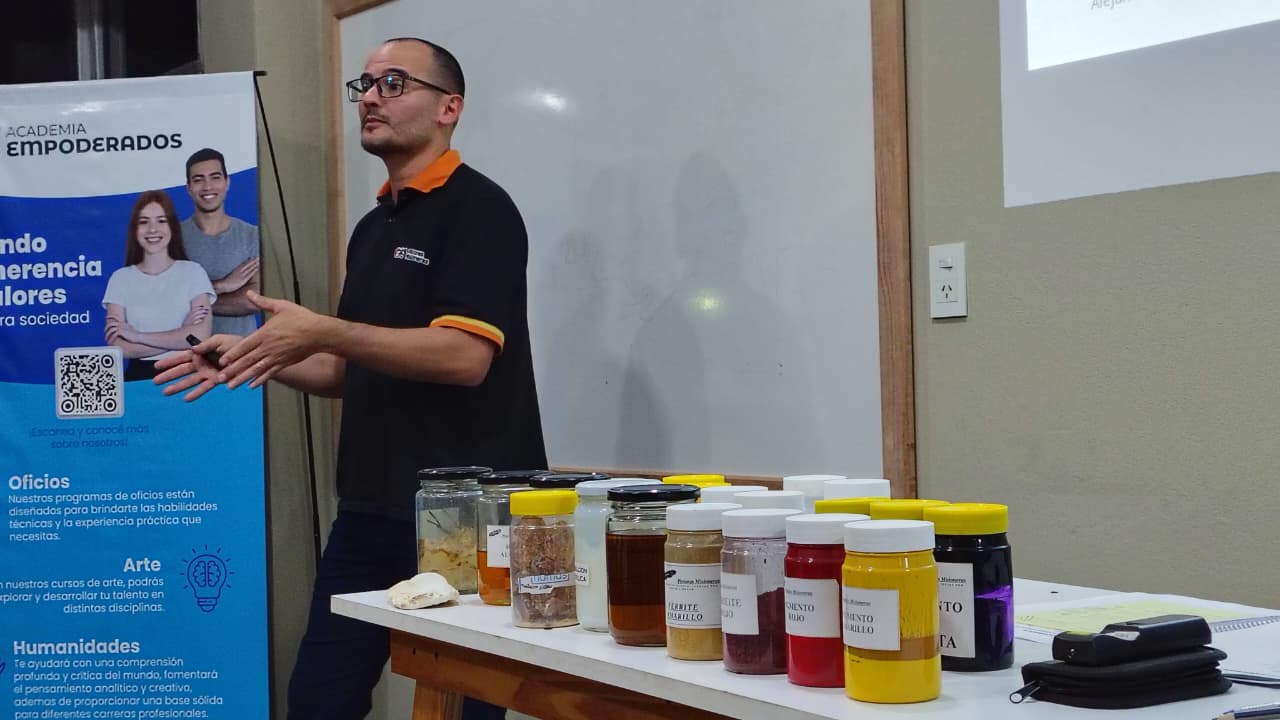 Iniciaron talleres de Panadería y Pintor Profesional para familias oleras