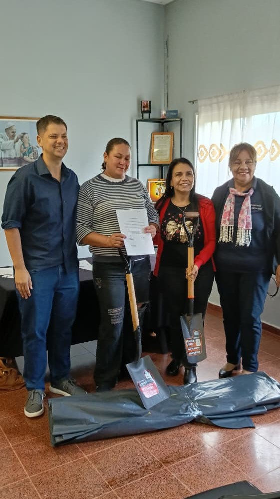Se entregaron herramientas a oleros de Santa Ana 02