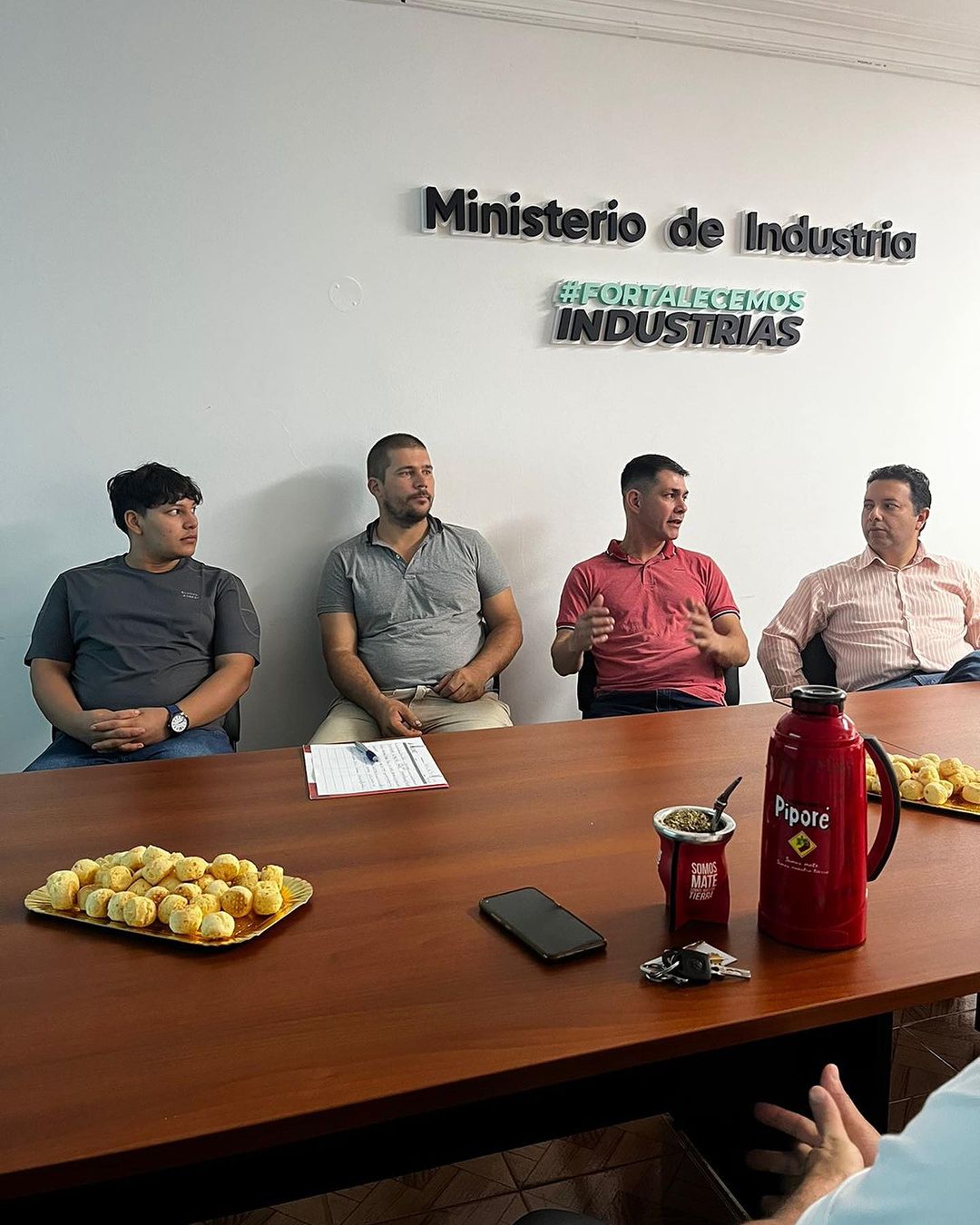 El Ministerio de Industria se reunió con fabricantes 01