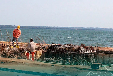 Avanzan las obras de instalación de la Grúa en el Puerto de Posadas