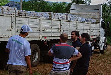 MasPura lleva el sabor misionero a más hogares: segunda carga de azúcar mascabo en camino a Cachafaz